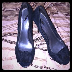 Navy blue faux suede open toe pumps